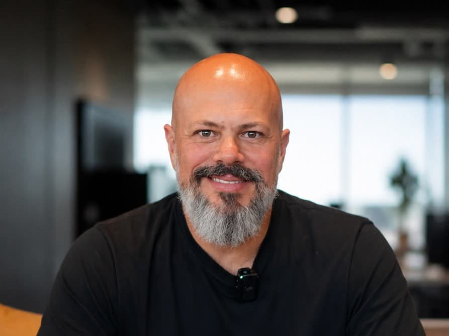 Manolo Atala, mentor de GrowthMesh con trayectoria construyendo empresas en LATAM